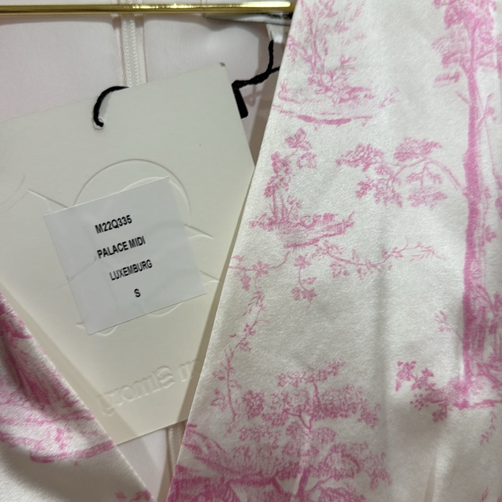 Maison Amory toile Pink and White V-Neck silk Dress never worn - Picture 2 of 5
